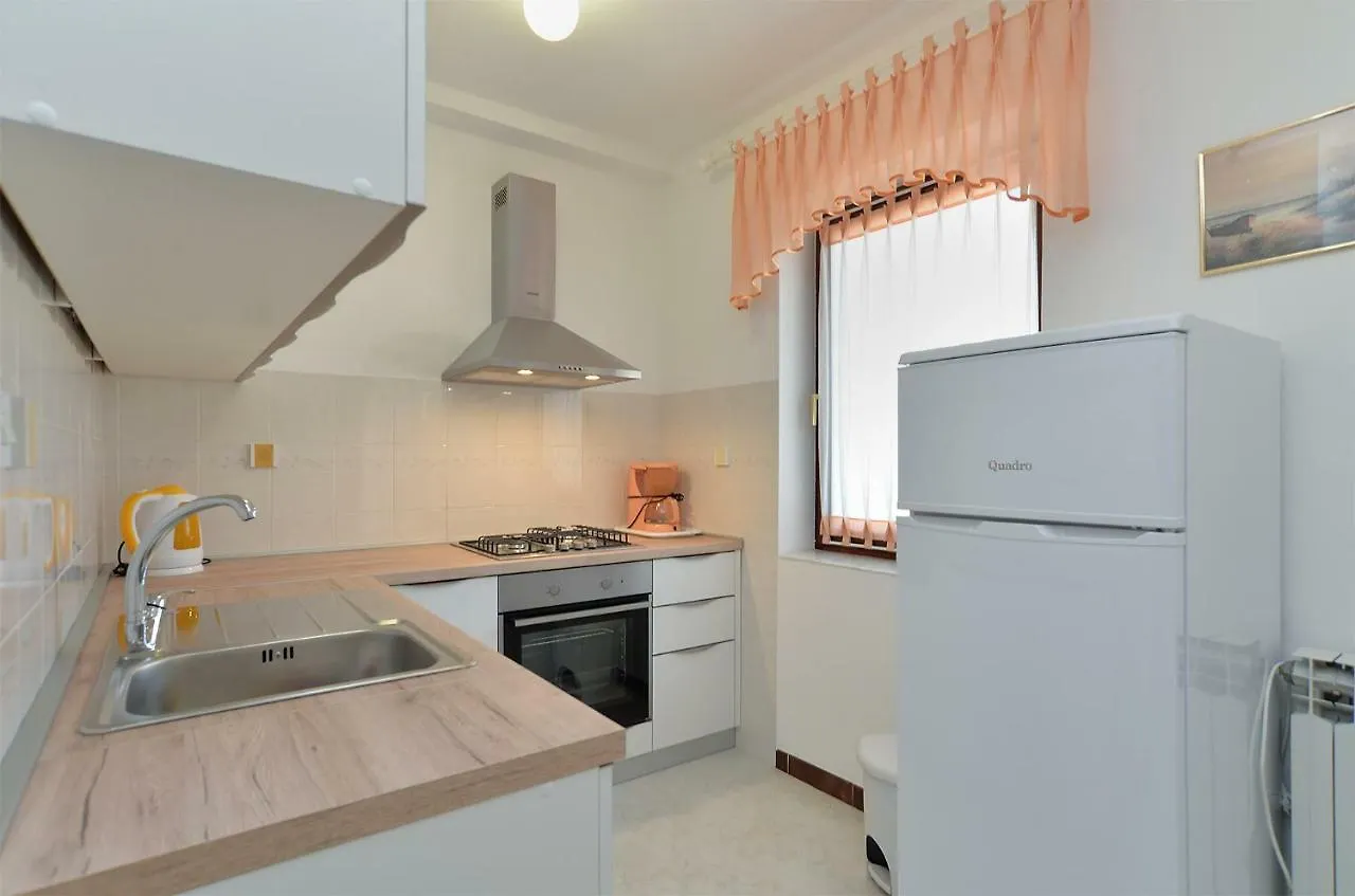 Apartment Gracijela 827 Medulin