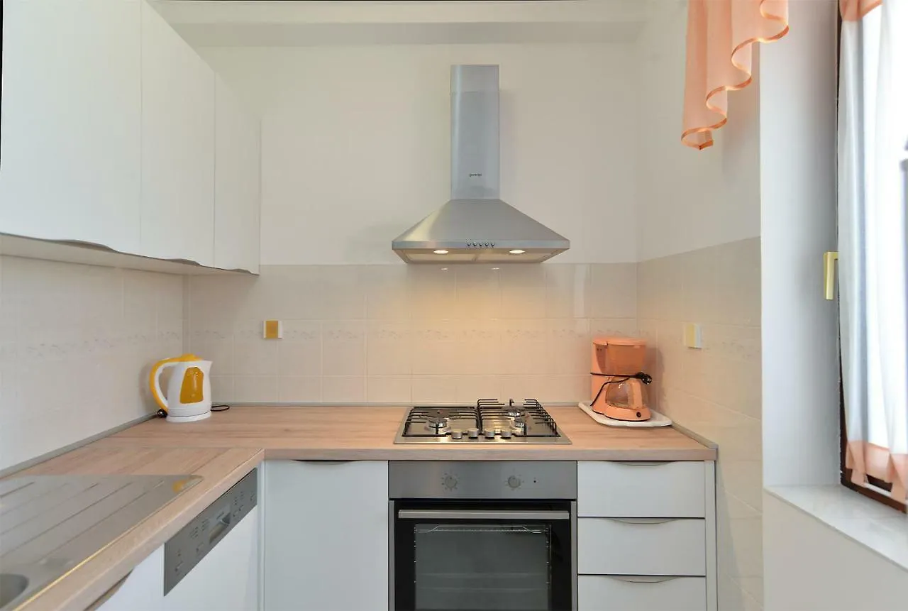 Apartment Gracijela 827 Medulin